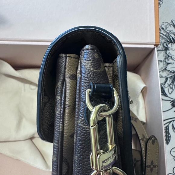 LV Pochette Métis in Reverse monogram - Picture 14 of 14